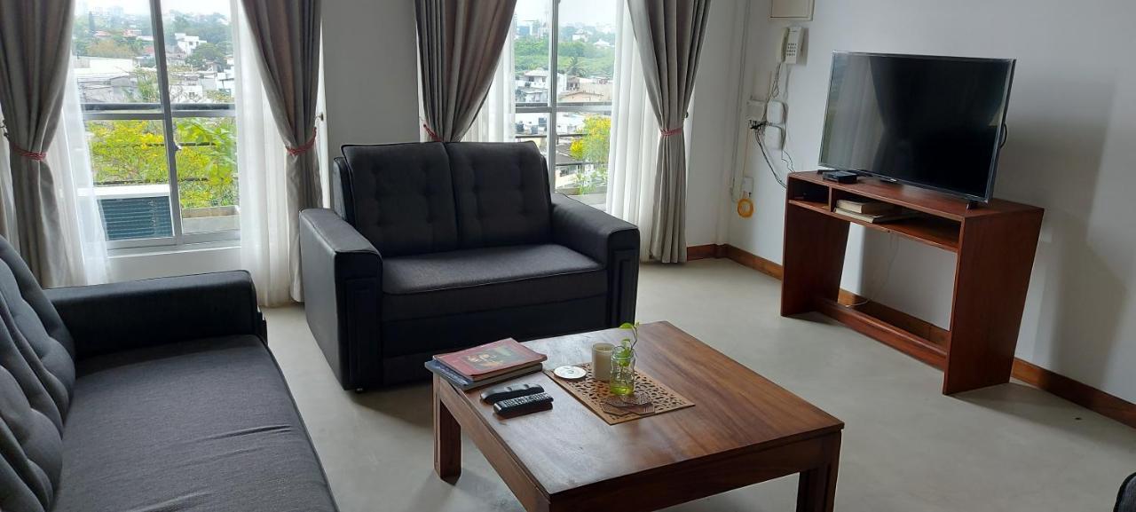 Jays Guest - Rajagiriya Colombo Hotel Bagian luar foto