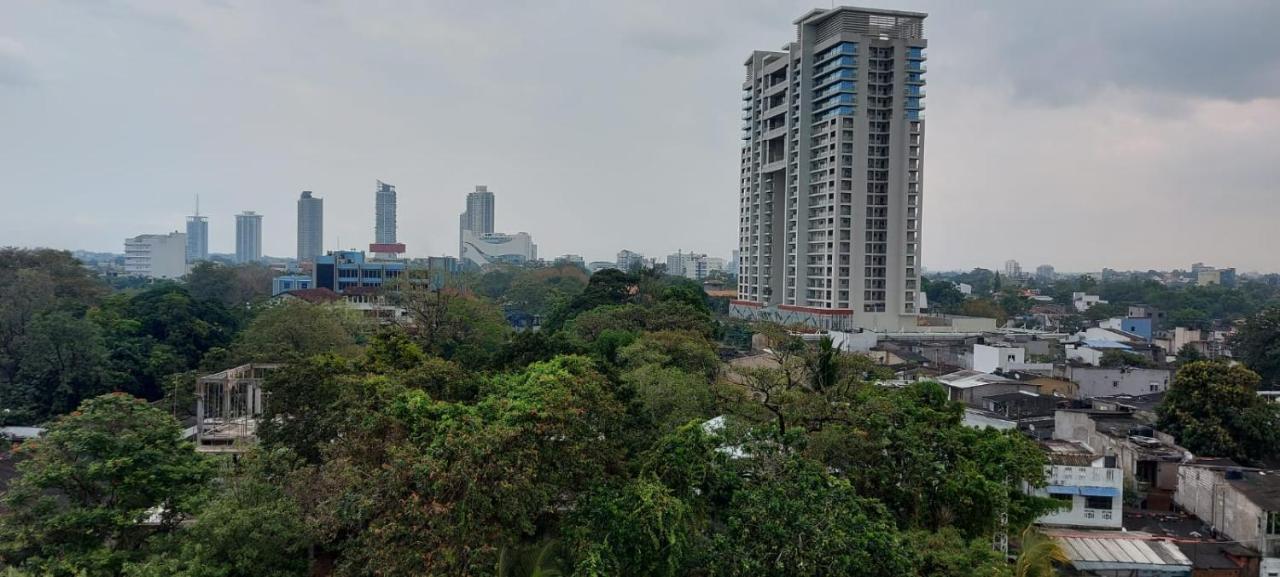 Jays Guest - Rajagiriya Colombo Hotel Bagian luar foto